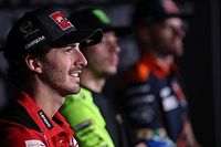 Bagnaia: "Una Ducati para M&aacute;rquez no s&eacute; si ser&iacute;a bueno para el campeonato, para &eacute;l seguro"