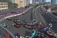 Wehrlein sobrevive a una montonera y repite victoria en Hong Kong