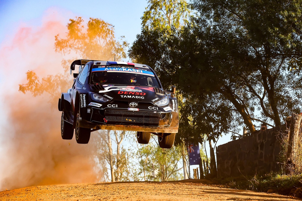 WRC Paraguay: Ogier lidera por delante de Fourmaux tras pinchazo de Rovanpera