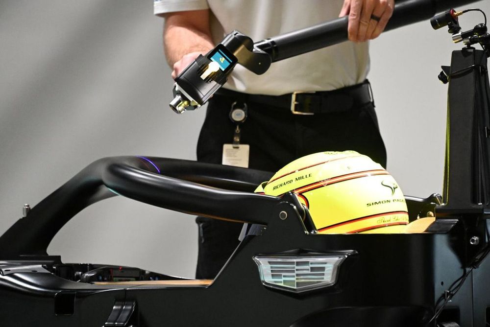 キャデラック、F1参戦最初のマシンは公式テスト前のシェイクダウン