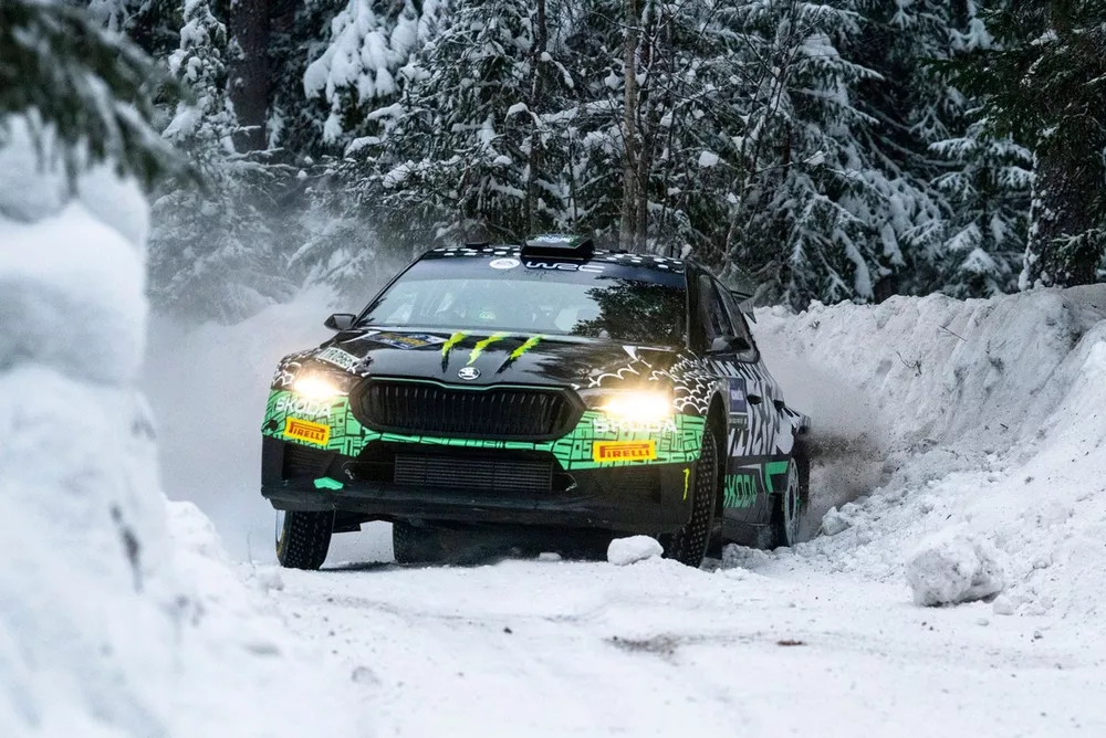 Oliver Solberg, Elliott Edmondson, Toksport WRT Skoda Fabia Evo Rally2