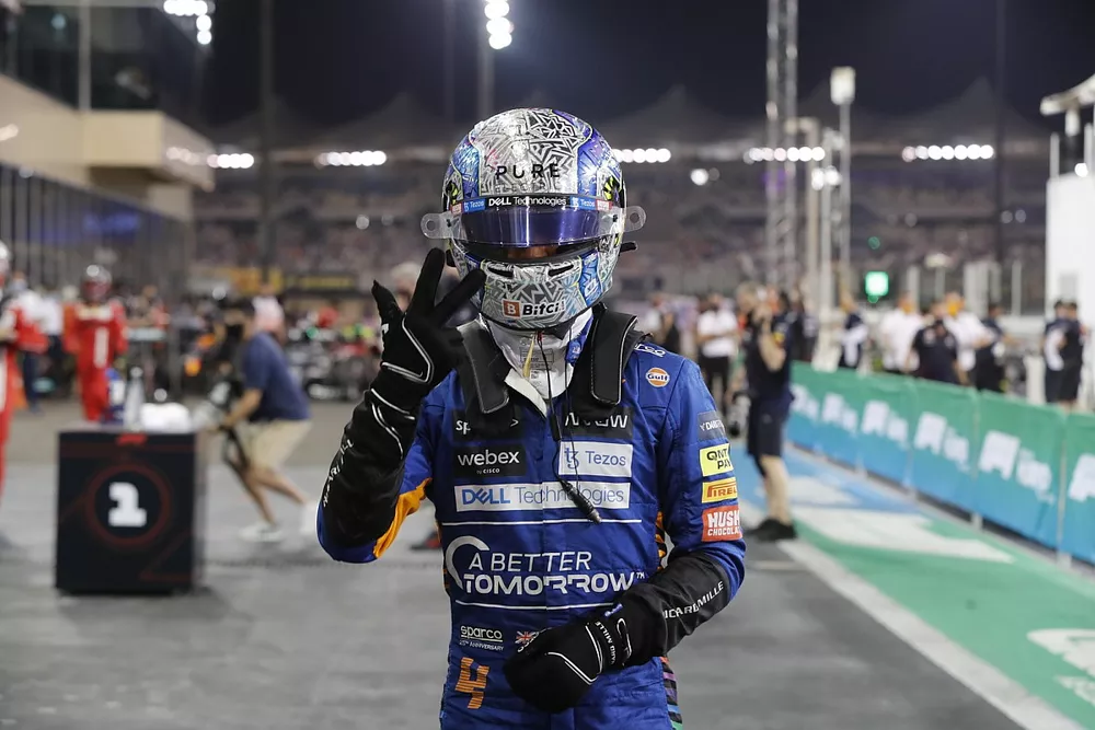 Lando Norris, McLaren, f&ecirc;te dans le parc ferm&eacute;