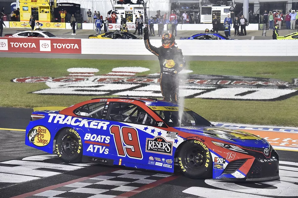 Race winner  Martin Truex Jr., Joe Gibbs Racing, Toyota Camry