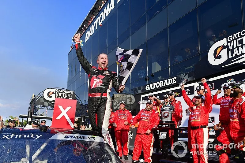 Race winner Michael Annett, JR Motorsports Chevrolet
