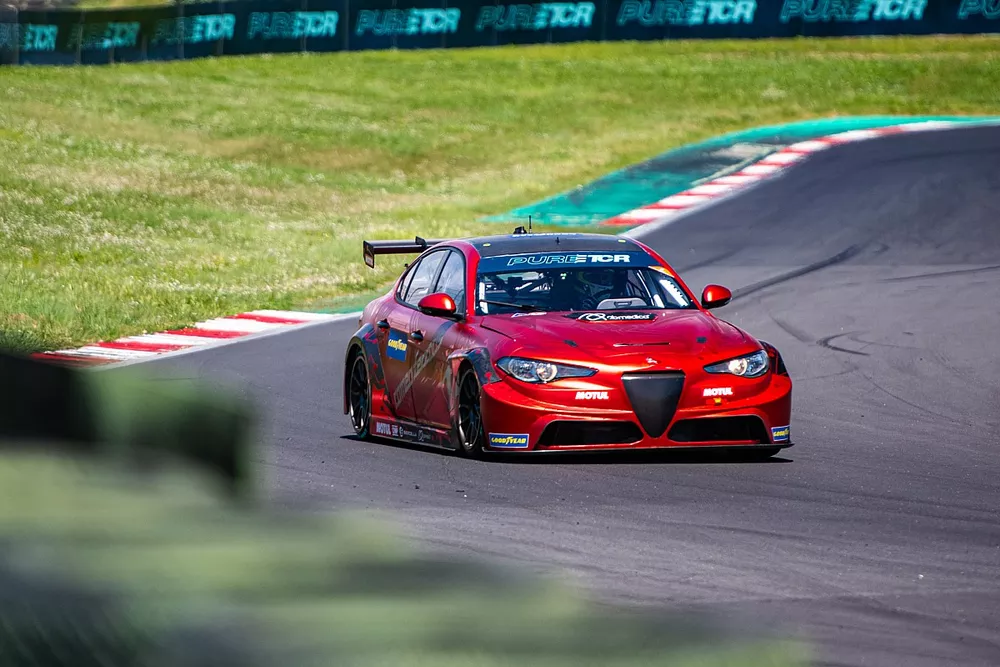 Oliver Webb, Romeo Ferraris, Alfa Giulia ETCR