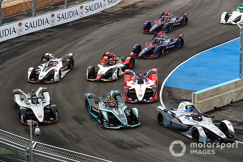 A Red Bull Racing nem akar a Formula E-ben versenyezni: „Nagyon lassúak”
