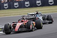 Russell cuestiona la defensa de Leclerc en Silverstone