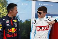 Verstappen rebate Russell e manda inglês “cuidar do próprio carro”