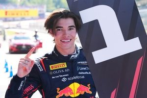 F3 Silverstone: Tsolov contin&uacute;a con su gran racha; Mari Boya 4&ordm; en casa de Aston