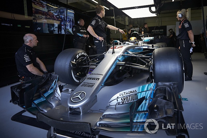 ¿Qué tan grande es un Mercedes de F1?