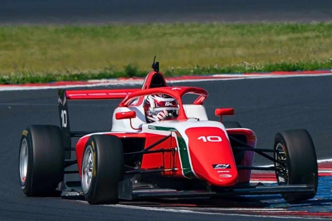 Alp Aksoy F4 Monza Sıralamada 7. Sırada: Avantajlı Başlangıç!