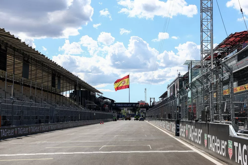 A general view of the circuit