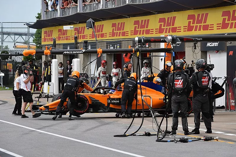 Fernando Alonso, McLaren MCL33, abandona el GP de Canadá