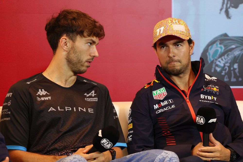 Sergio P&eacute;rez, Red Bull Racing y Pierre Gasly, Alpine F1 Team en la rueda de prensa 