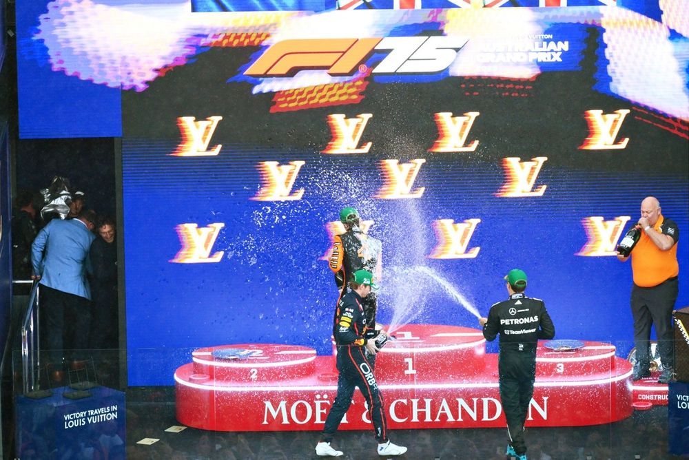 Lando Norris, McLaren, Max Verstappen, Red Bull Racing, George Russell, Mercedes