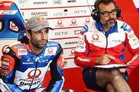 Zarco: "Di espect&aacute;culo, pero cuando la moto se mueve as&iacute;, da miedo"