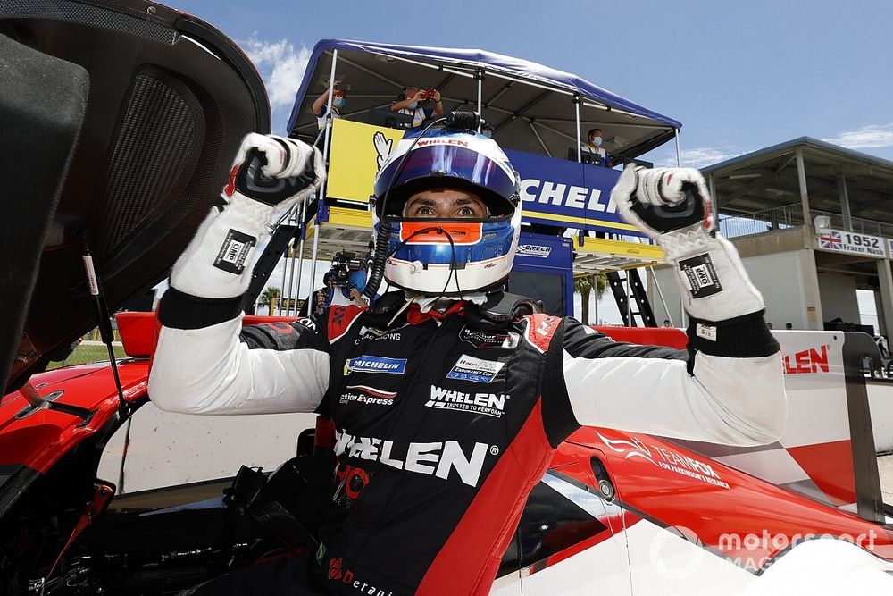 Pole sitter #31 Whelen Engineering Racing Cadillac DPi: Pip Derani