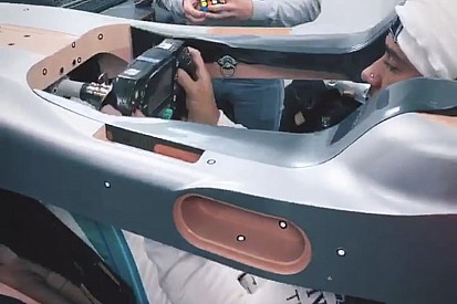 Mercedes: sulla W10 i coni anti intrusione restano in alto. A Brackley non copiano la Ferrari