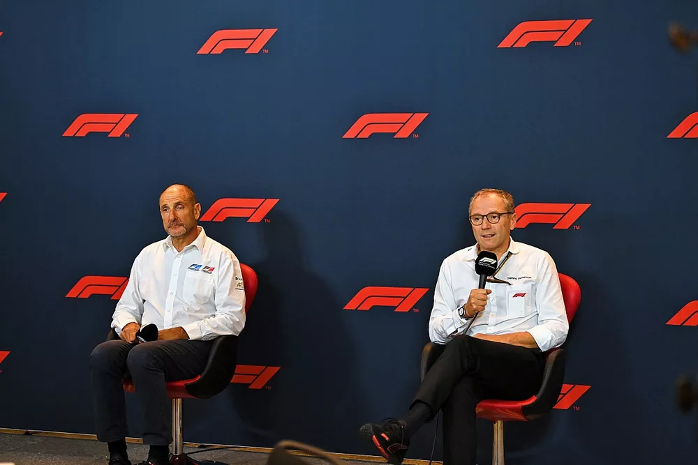 Bruno Michel, director general de la F2, y Stefano Domenicali, director general de la F&oacute;rmula 1, anuncian el lanzamiento de la academia de pilotos de la F1 para las j&oacute;venes corredoras