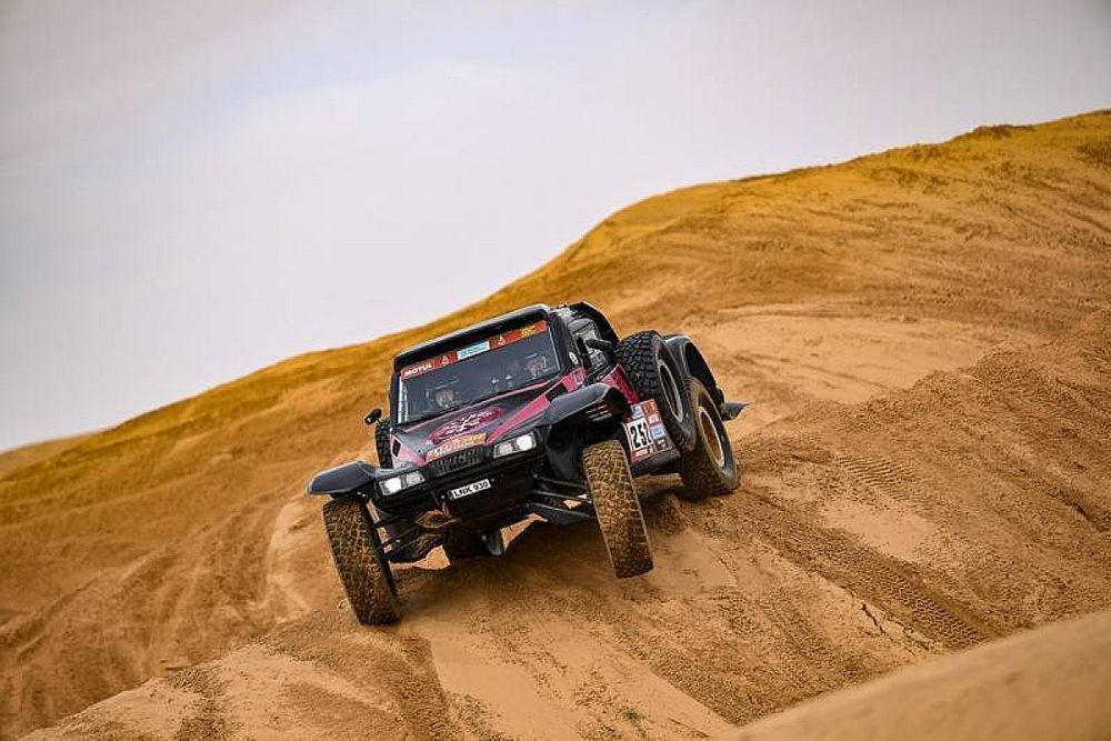 #240 Petrus Racing Optimus: Gintas Petrus, Jose Marques