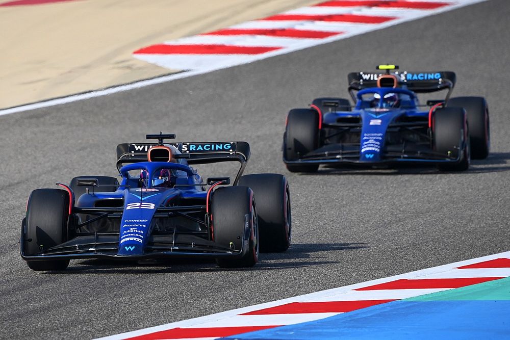Alex Albon, Williams FW45, Logan Sargeant, Williams FW45