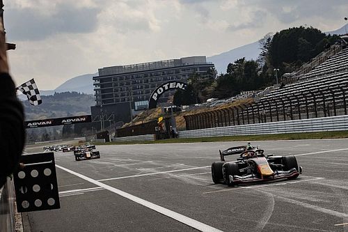 Un inicio perfecto para la &uacute;ltima promesa de Red Bull F1 en Jap&oacute;n