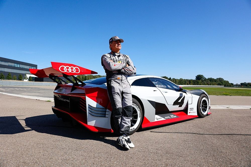 Carlos Sainz prueba el Audi Vision Gran Turismo