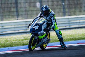 Pawelec punktuje w debiucie