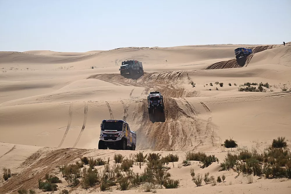 #505 Kamaz - Master: Eduard Nikolaev, Evgenii Iakovlev, Vladimir Rybakov