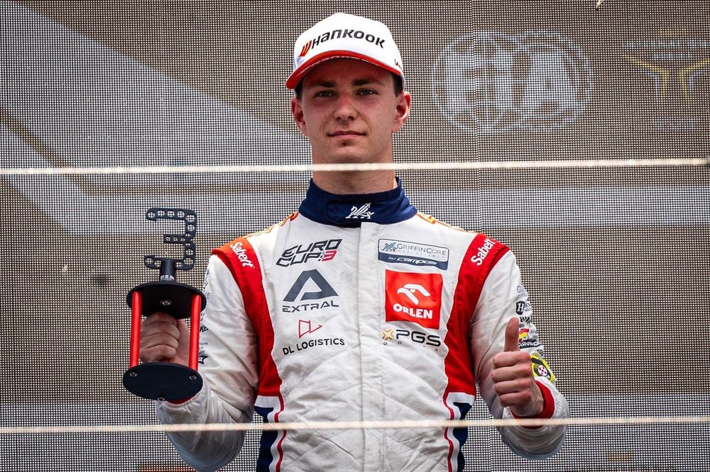 Kacper Sztuka, Campos Racing