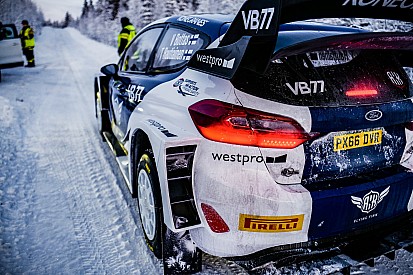 Bottas es asesorado por Suninen antes de su debut en el rallismo