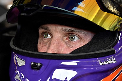 Denny Hamlin necesita "un poco más de velocidad" para alcanzara a Harvick