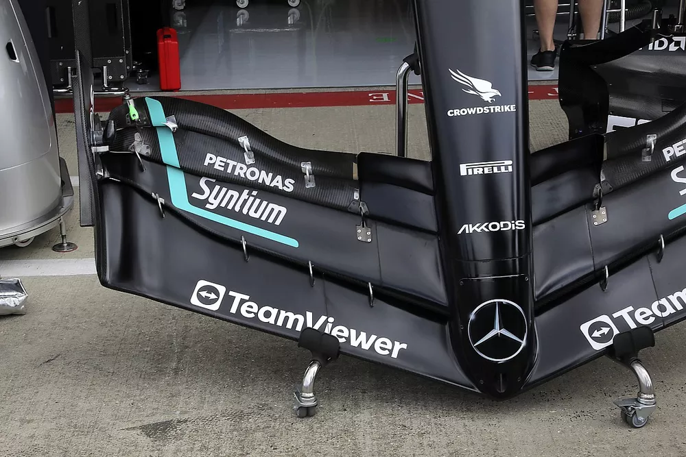 Mercedes W14 front wing detail