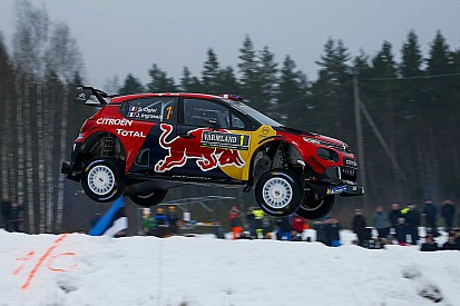 Ogier animado por la velocidad en superficie suelta mostrada por el Citroen