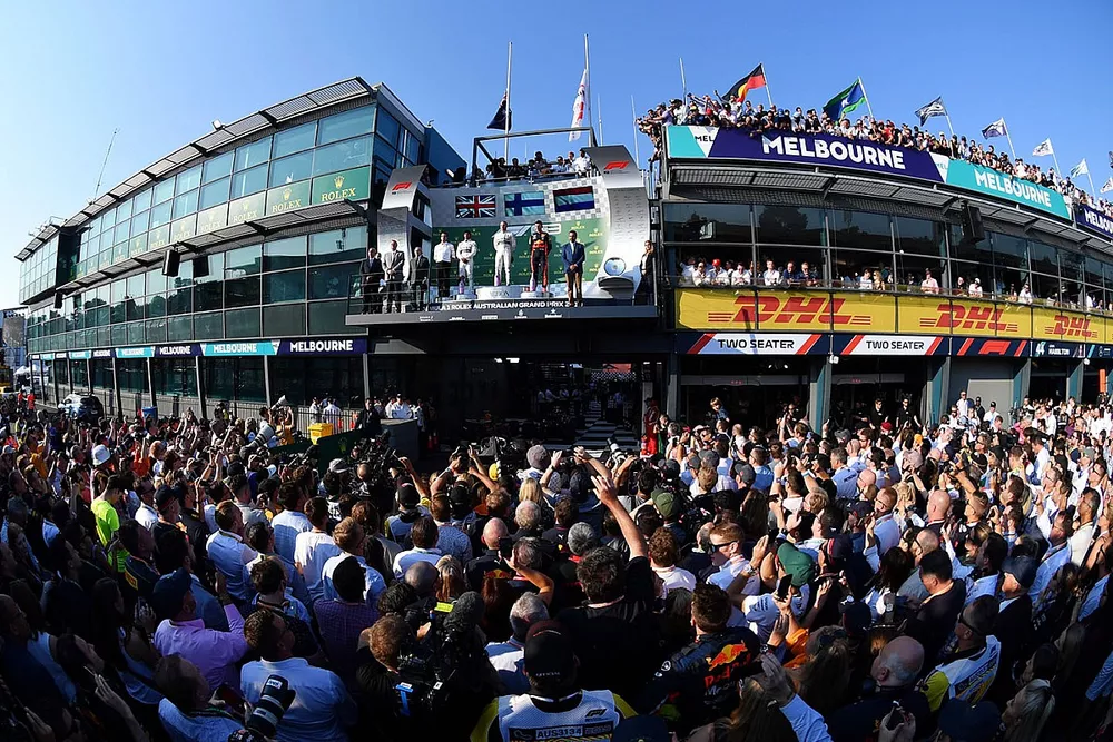 La foule sous le podium