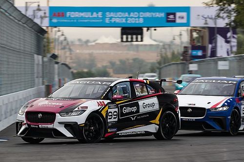 Evans gana la carrera inaugural del Jaguar eTrophy