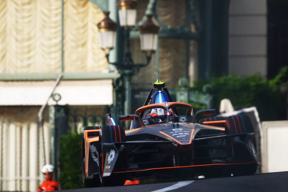 Taylor Barnard, McLaren Formula E Team