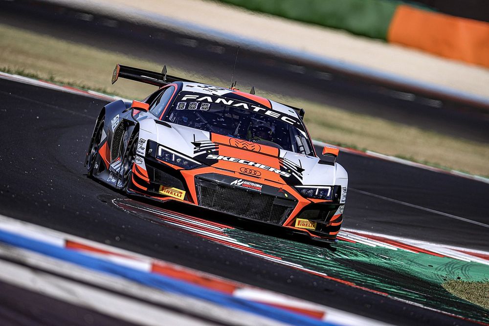#32 Team WRT Audi R8 LMS evo II GT: Charles Weerts, Dries Vanthoor