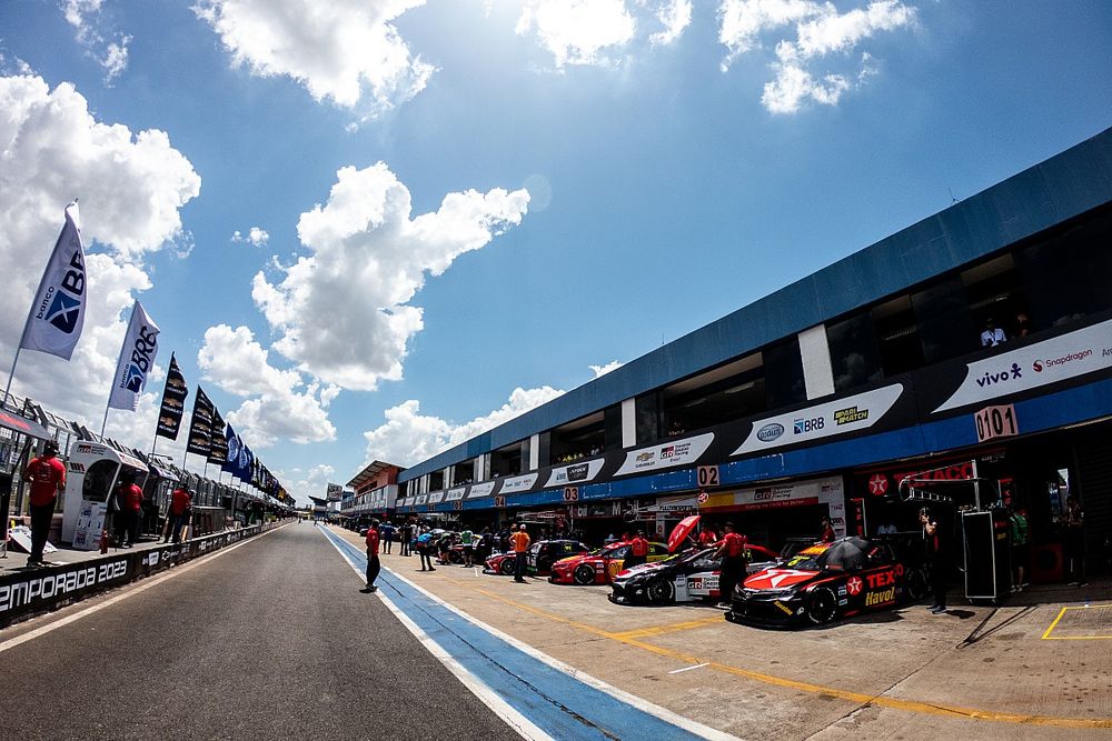 Carros da Stock Car em Goiânia