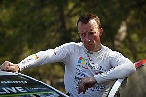 Meeke aventaja a Latvala para seguir en Toyota