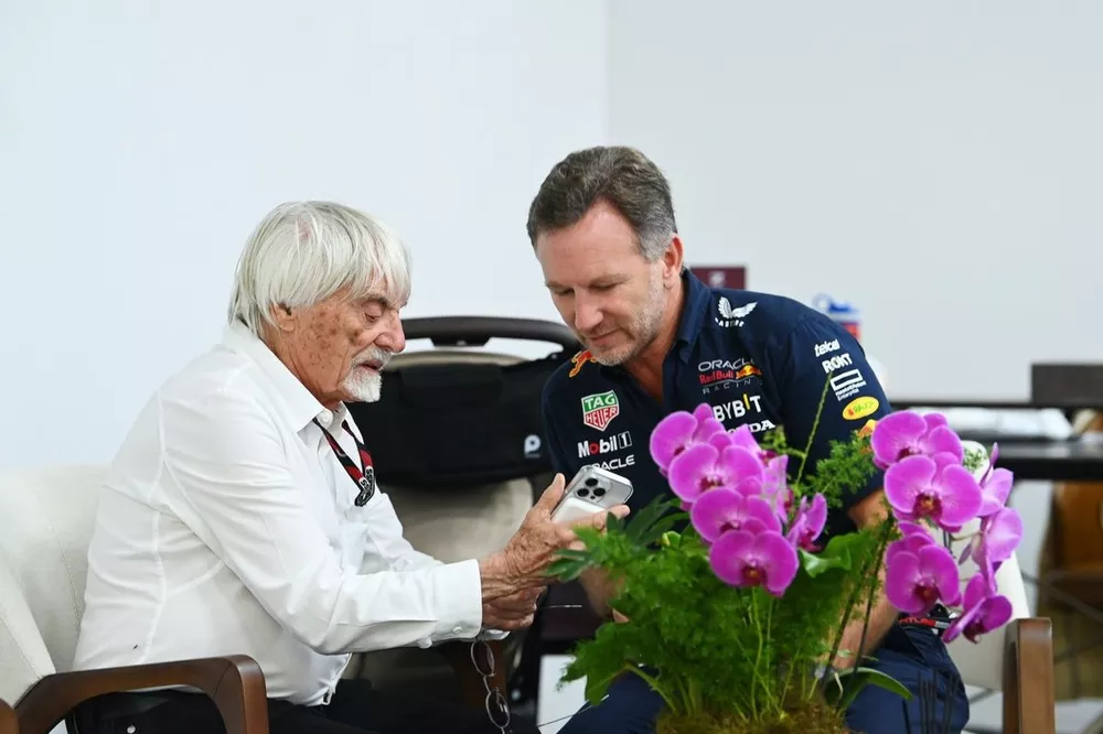 Bernie Ecclestone com Christian Horner, diretor de equipe da Red Bull Racing 