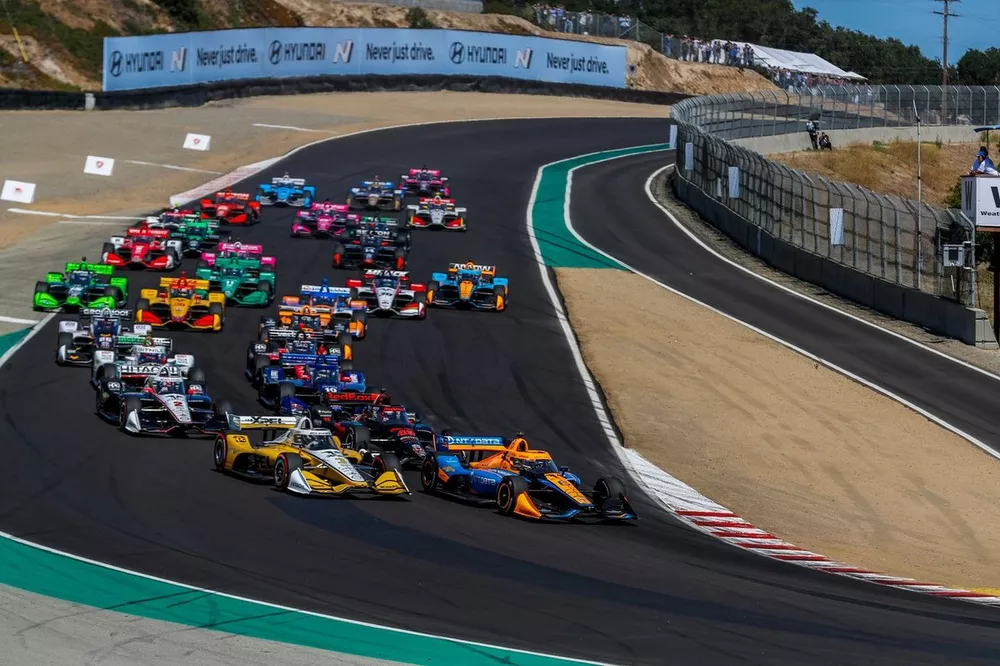 Scott McLaughlin, Team Penske Chevrolet, Felix Rosenqvist, Arrow McLaren Chevrolet