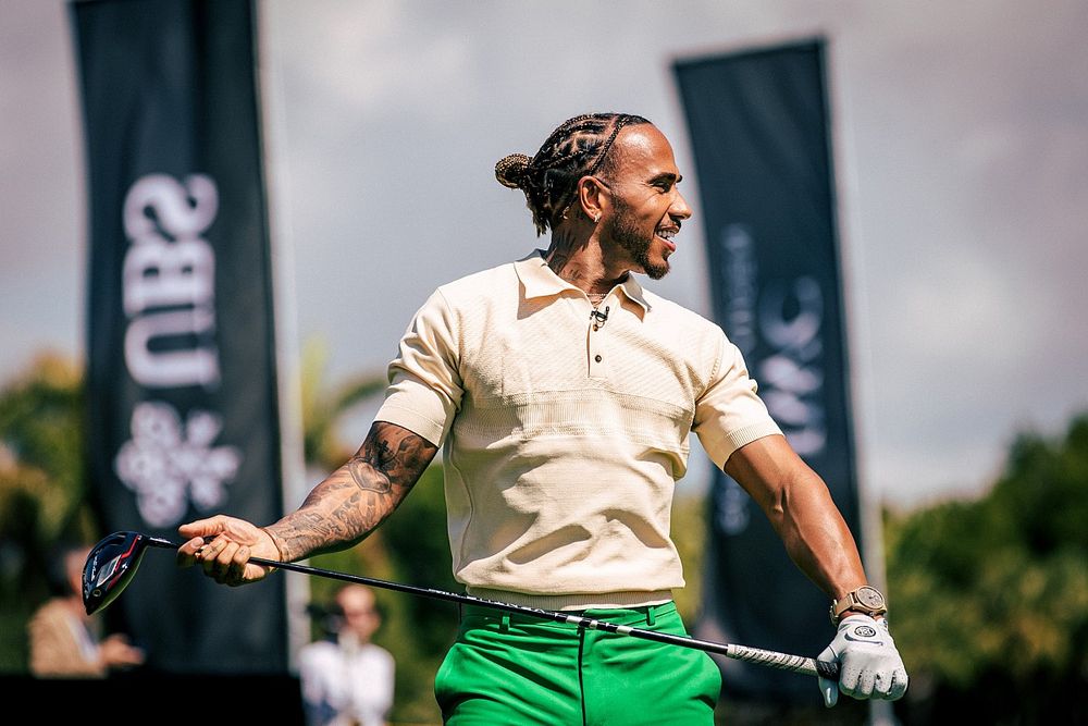 Lewis Hamilton, Mercedes plays Golf