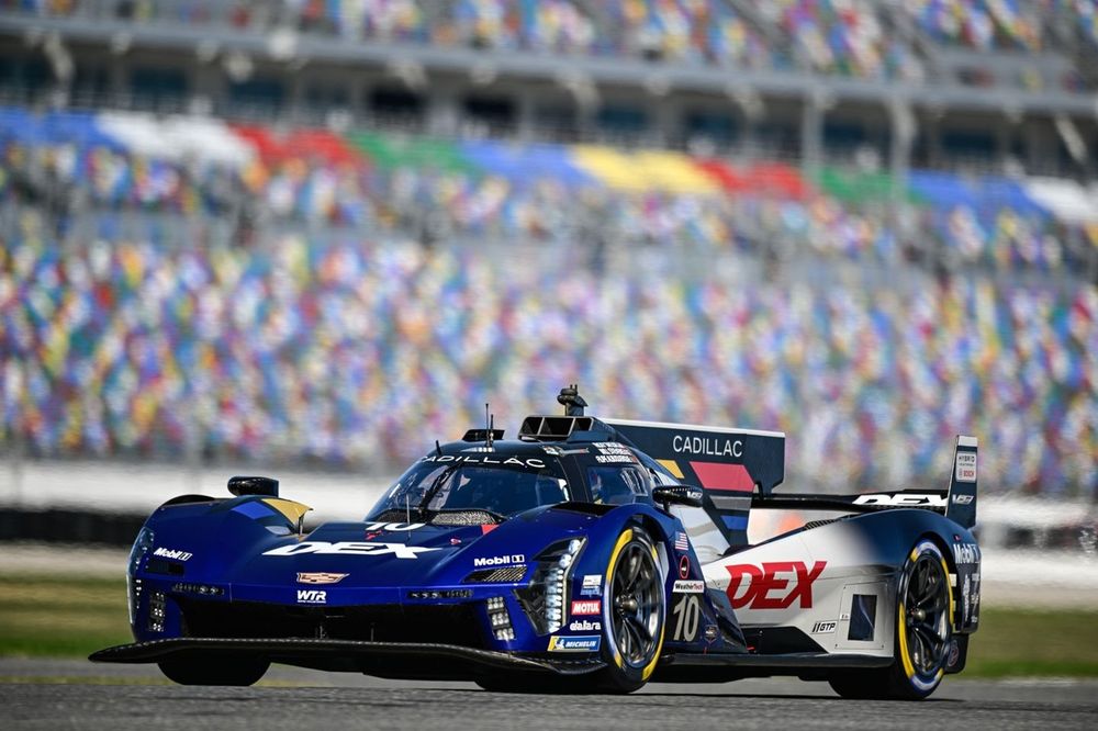 #10 Cadillac Wayne Taylor Racing Cadillac V-Series.R: Ricky Taylor, Filipe Albuquerque, Will Stevens