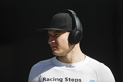 Red Bull, Barcelona testine Jake Dennis ile katılacak!