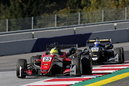 Mick Schumacher marca el mejor tiempo en los test de F3