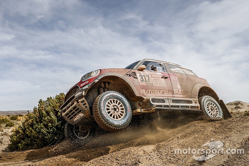 Baba Sainz, 2019 Dakar Rallisi için X-raid Mini takımına katıldı