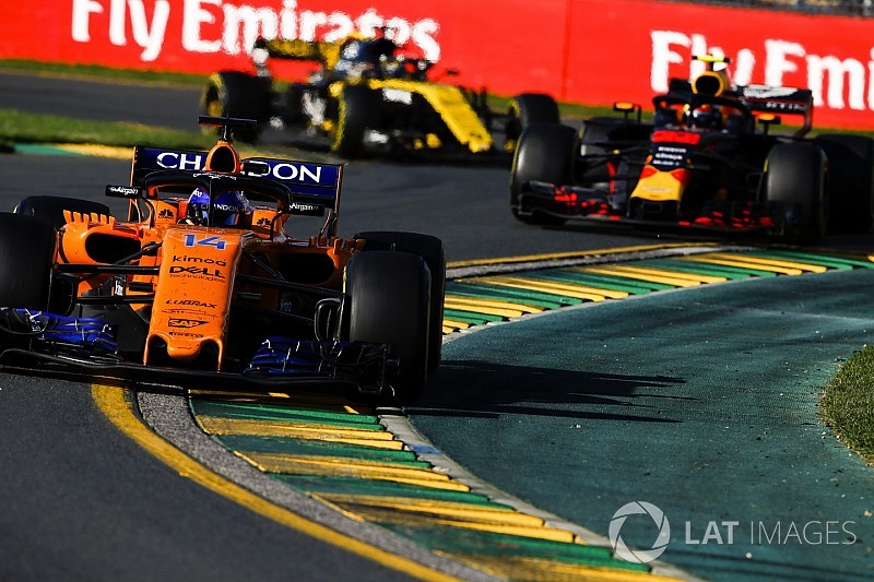 Boullier: Hedefimiz Renault motoru kullanan takımlara yakın olmak