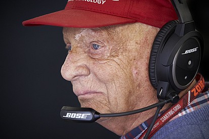 Lauda furioso: "Cinque secondi di penalizzazione a Vettel non sono stati niente"