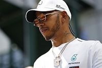 Hamilton promete ser “atleta diferente” em 2019